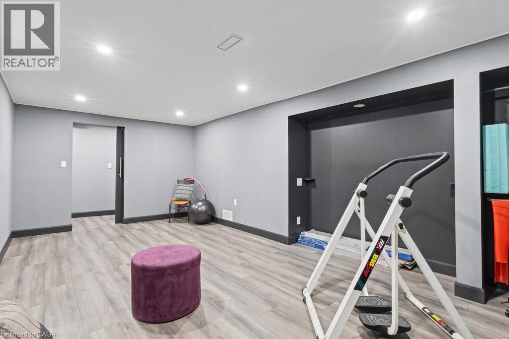 1247 Nottingham Avenue — photo 32