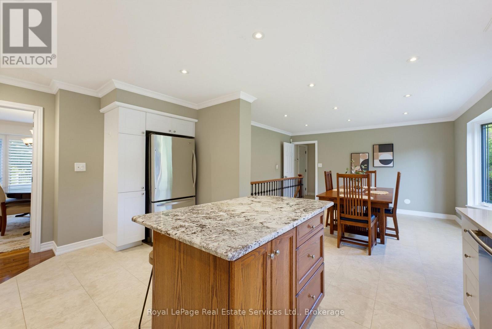 16 Vanstraalen Street — photo 12