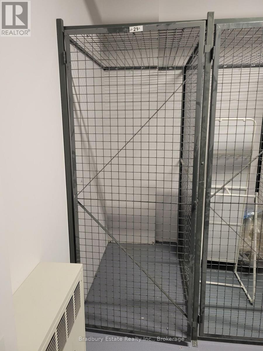 112 King Street East — photo 18