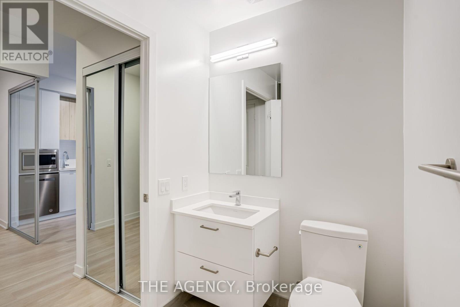 30 Upper Mall Way — photo 15