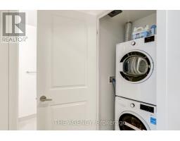 1108 - 30 Upper Mall Way, Vaughan, ON L4J0L7 Photo 18
