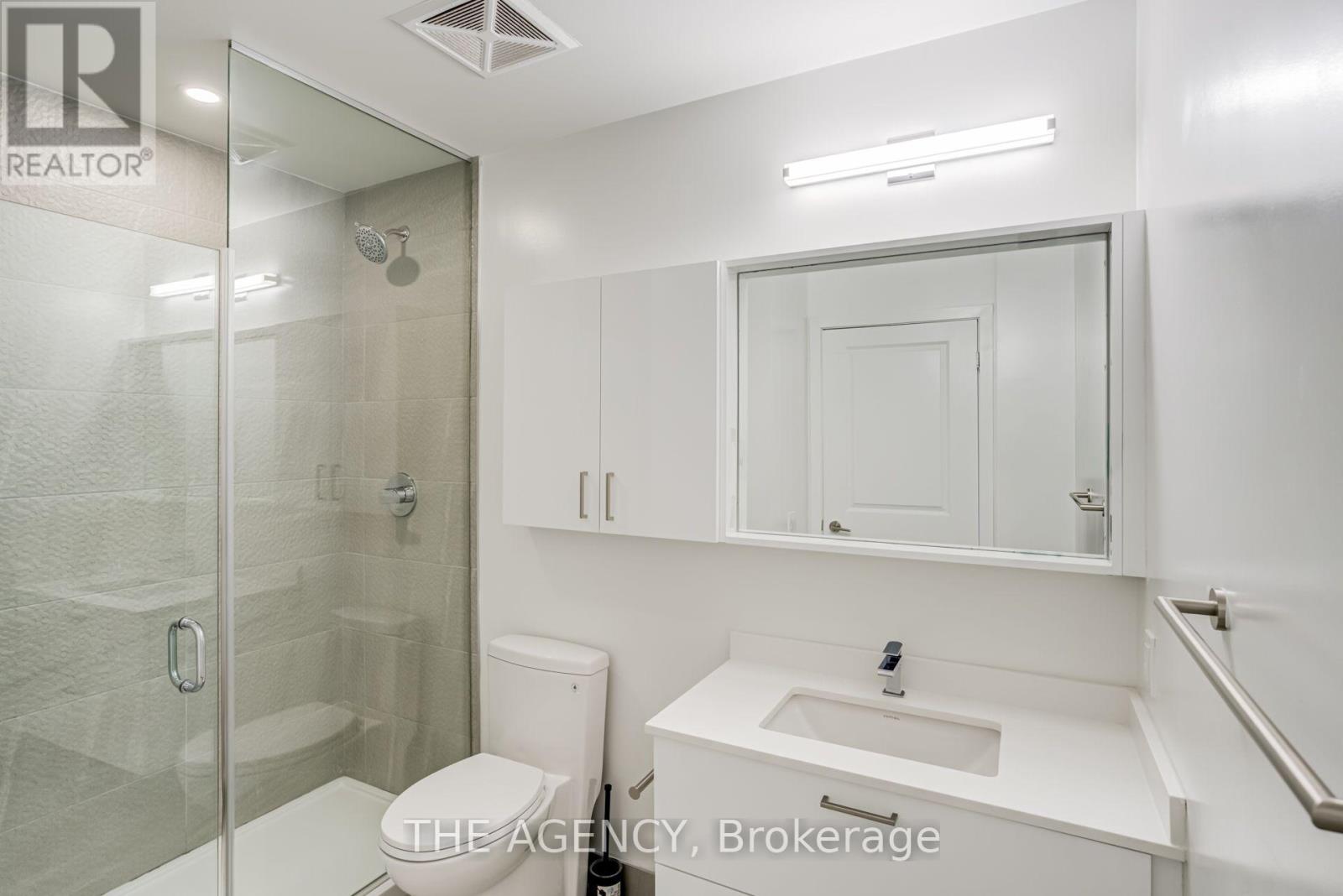 30 Upper Mall Way — photo 17