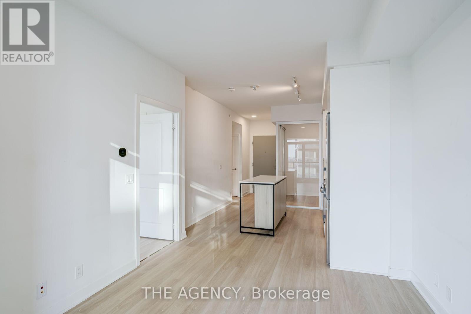 30 Upper Mall Way — photo 7