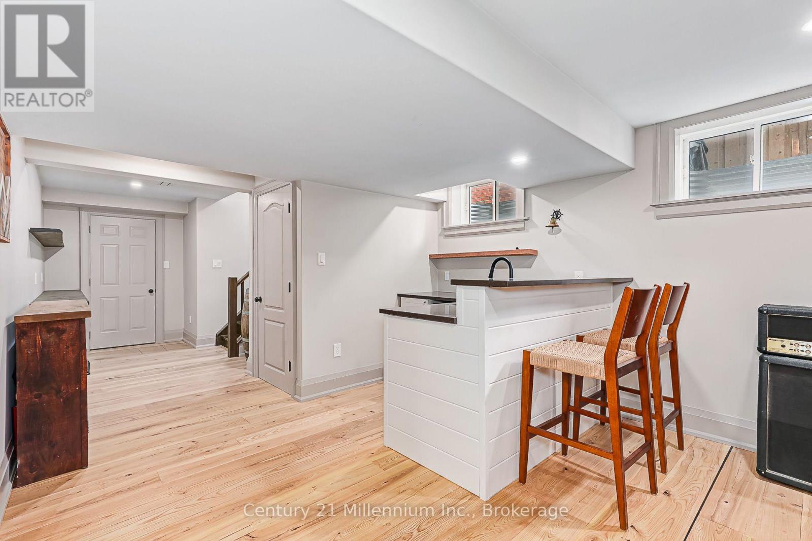 13 Gilpin Crescent — photo 31