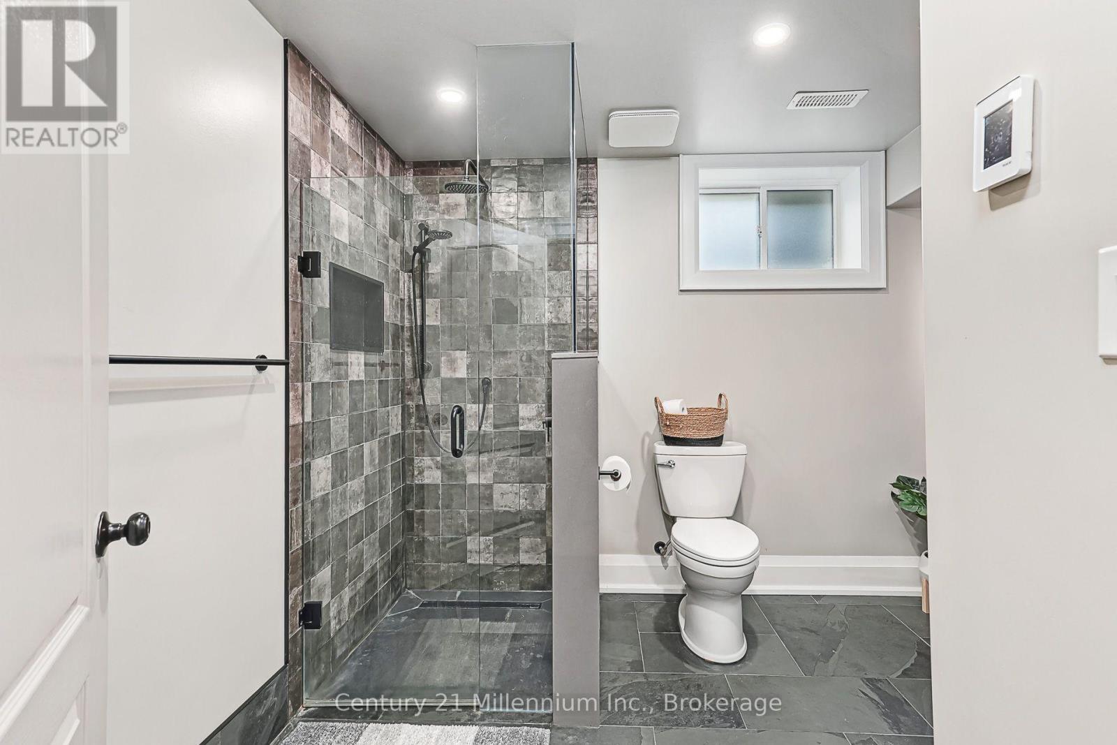 13 GILPIN CRESCENT - 36