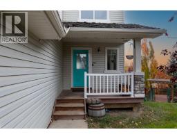 151 Bow Ridge Crescent - photo 2