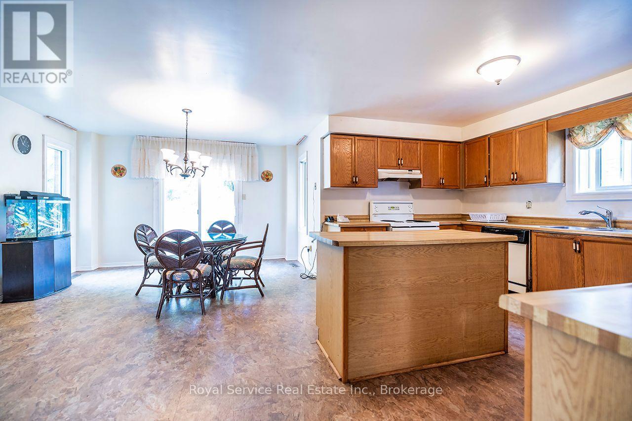 516 Palmtree Crescent — photo 11