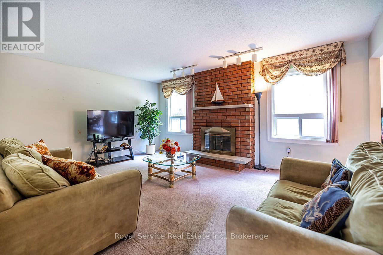 516 PALMTREE CRESCENT - 19