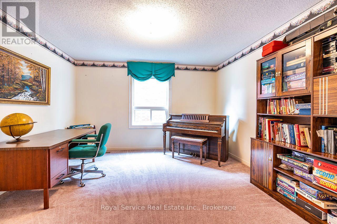 516 PALMTREE CRESCENT - 23