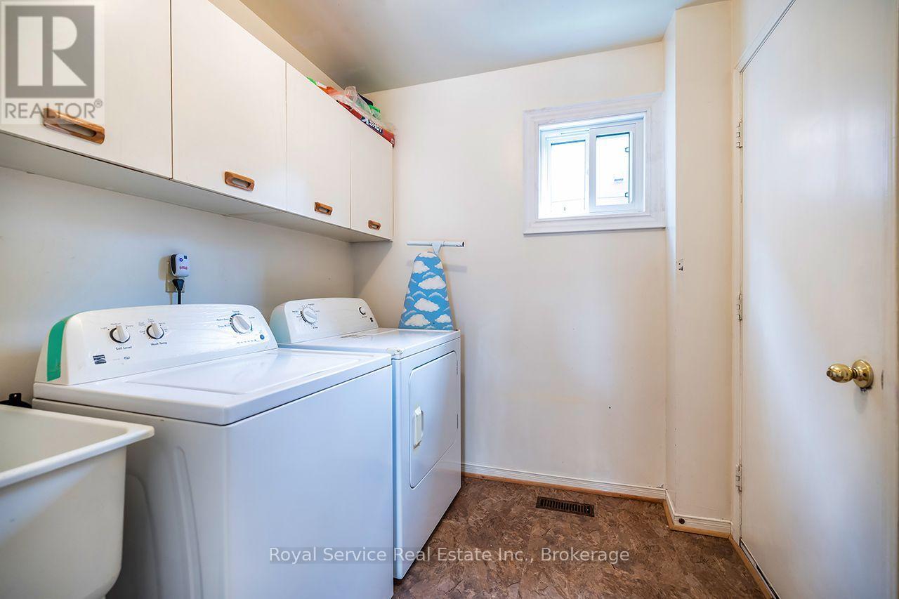 516 PALMTREE CRESCENT - 24