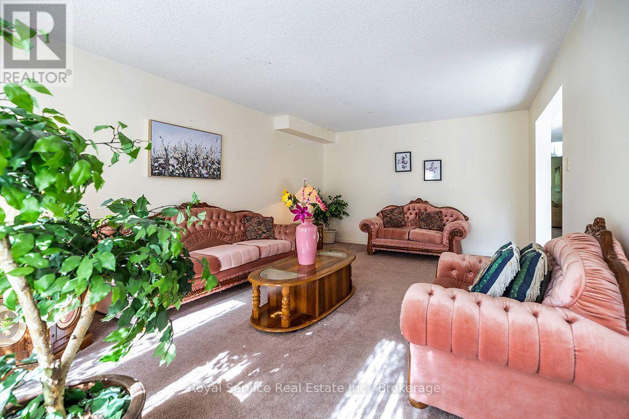 516 Palmtree Crescent — photo 7