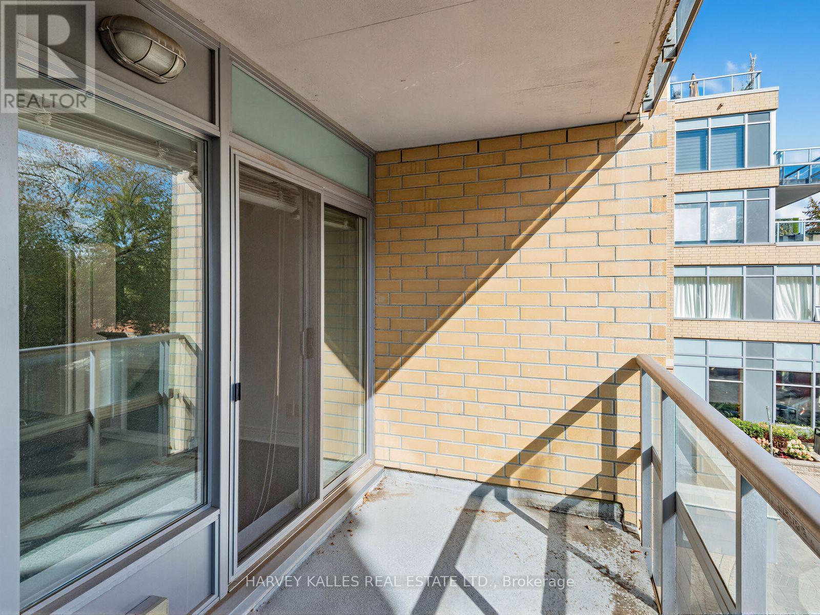 701 Sheppard Avenue — photo 27