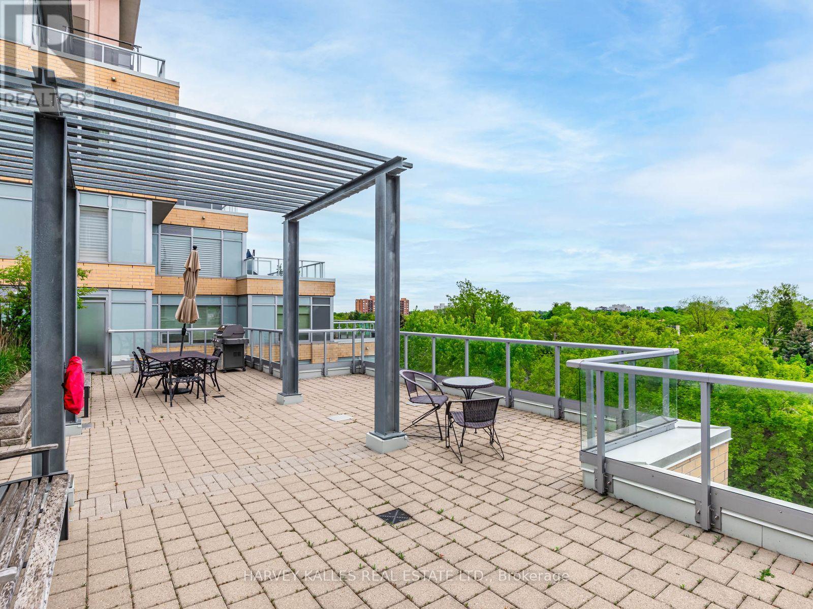 701 Sheppard Avenue — photo 31