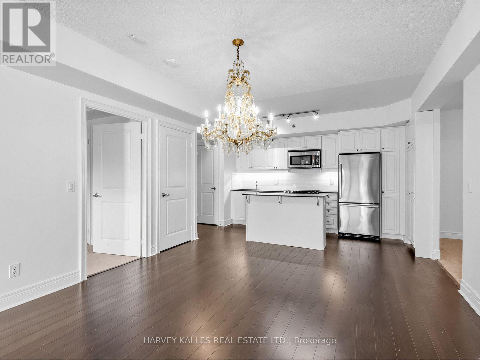 701 Sheppard Avenue — photo 8