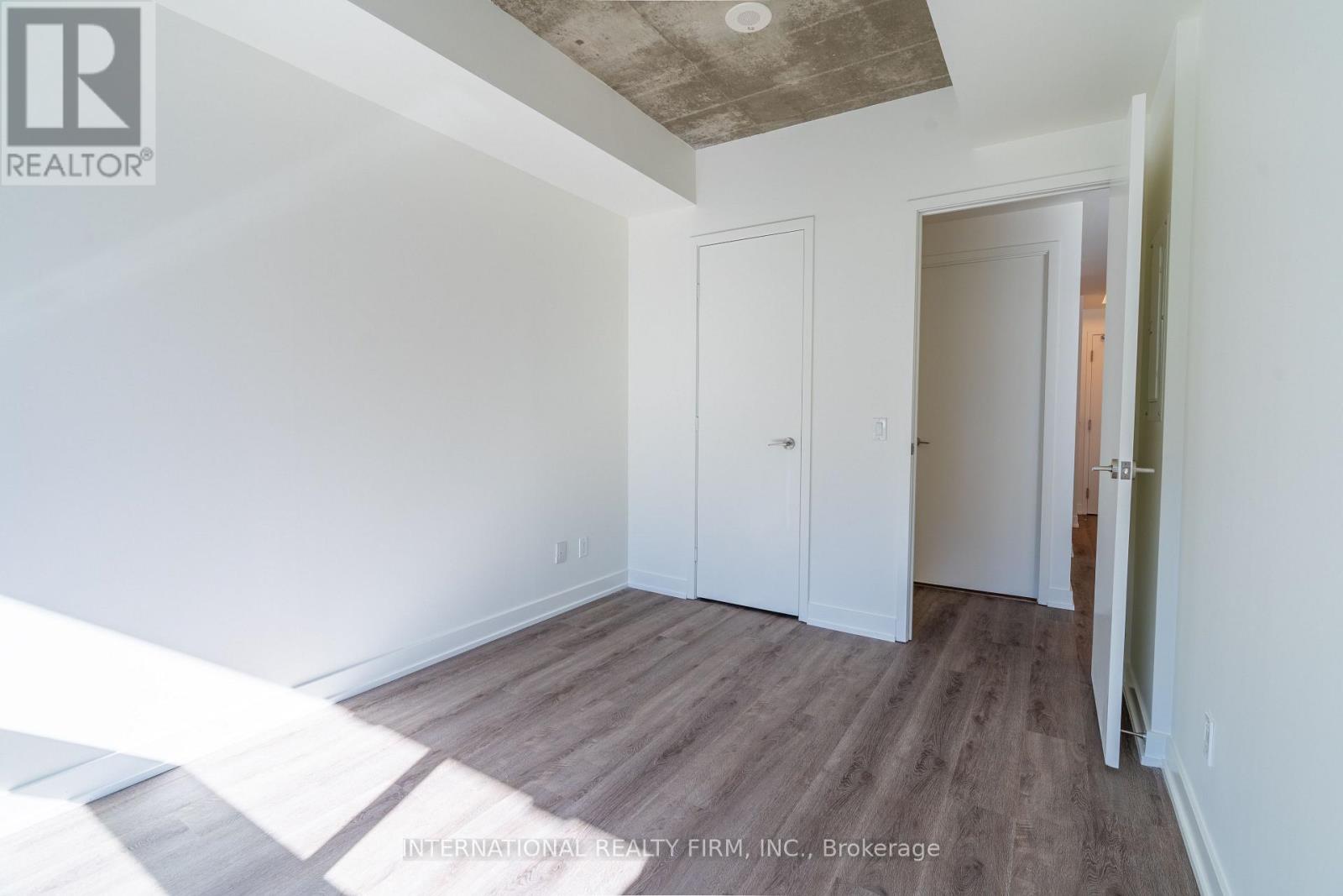 1030 King Street West — photo 10