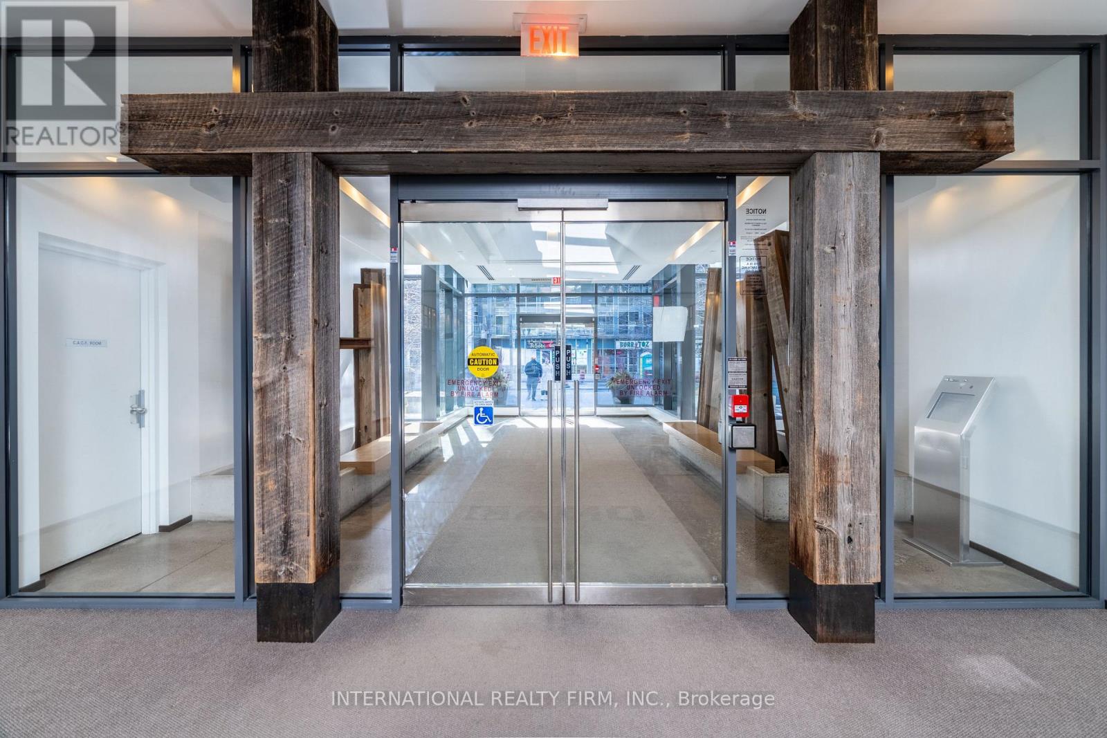 1030 King Street West — photo 17
