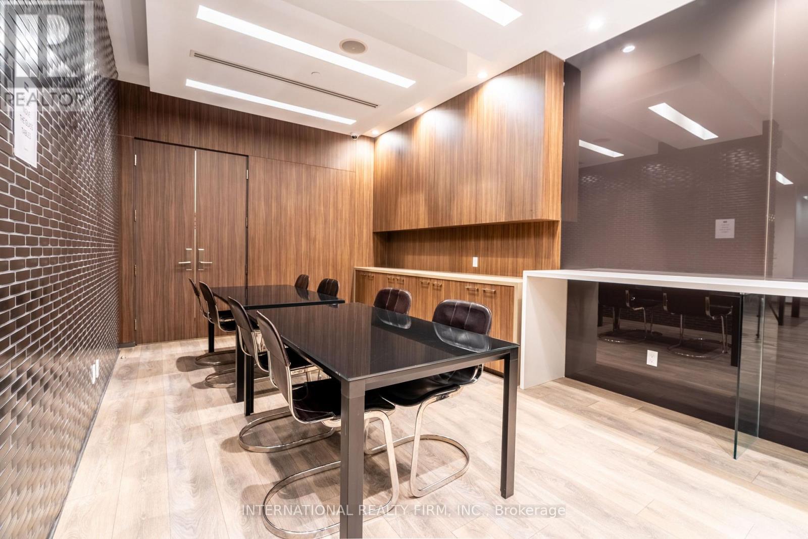 1030 King Street West — photo 19