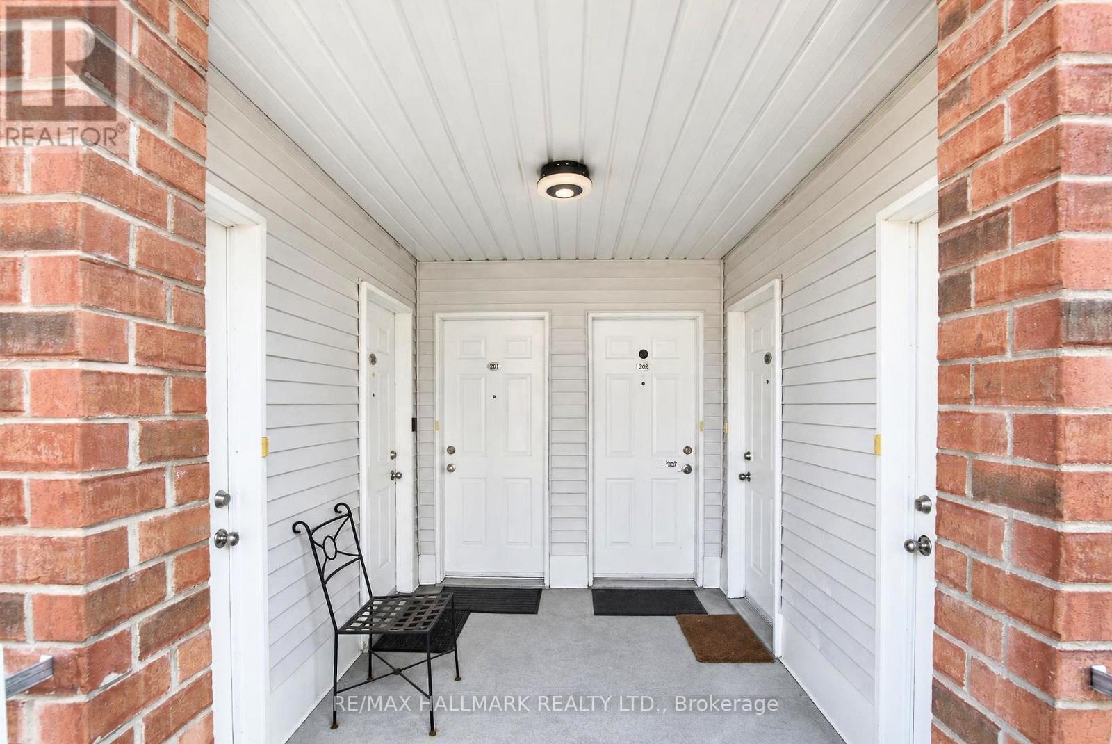 12 Sudbury Street — photo 4