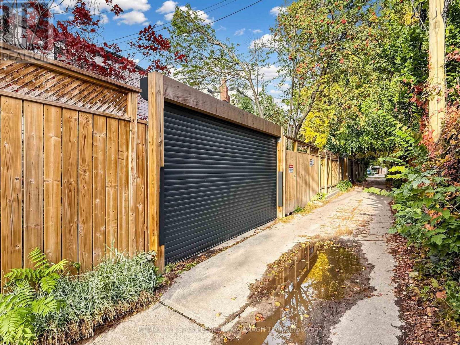 209 Marlborough Place — photo 25