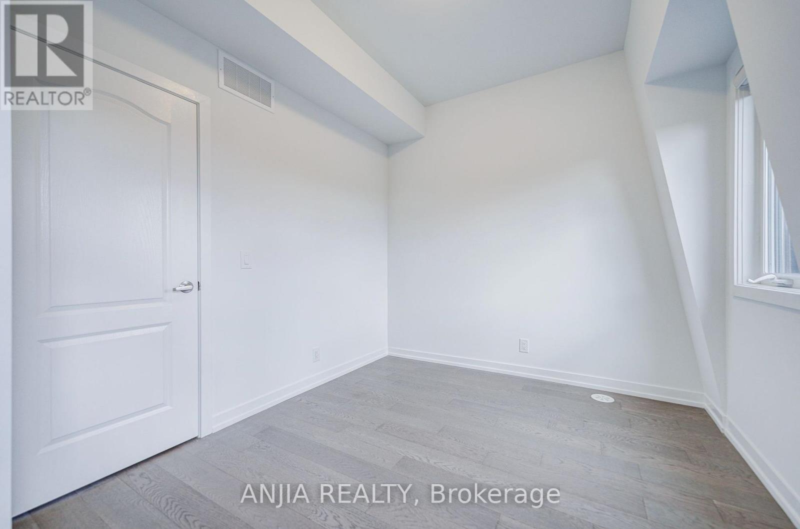 80b Tisdale Avenue — photo 44