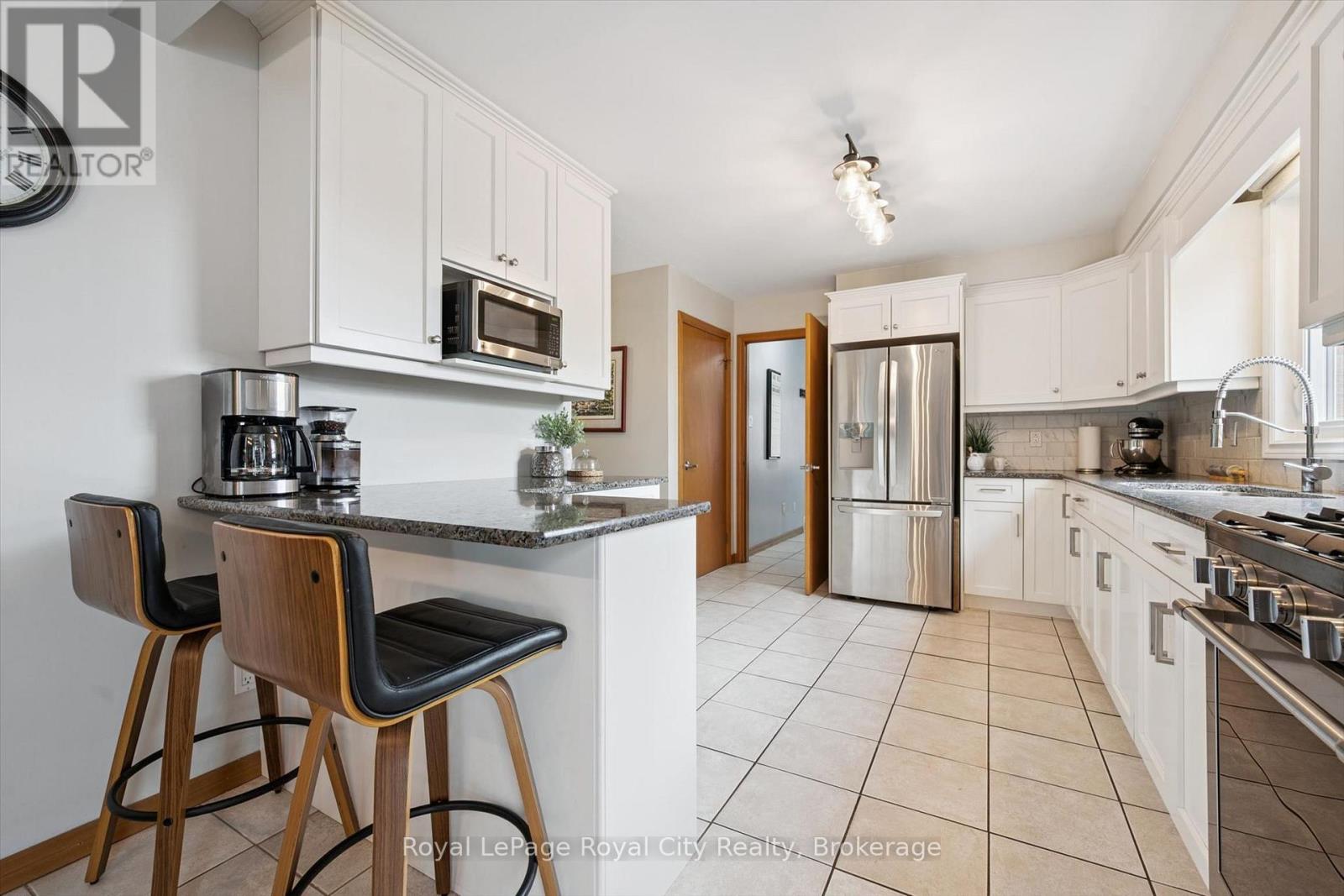 24 Greenwich Drive — photo 11