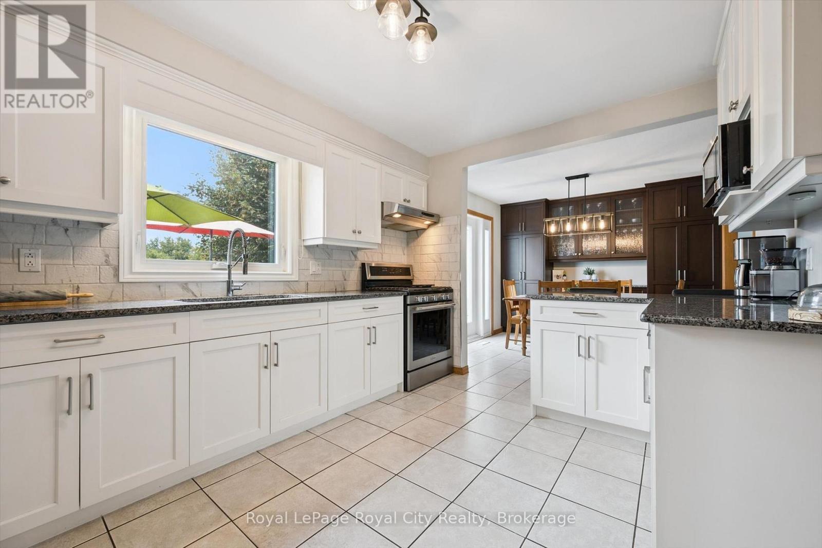 24 Greenwich Drive — photo 12