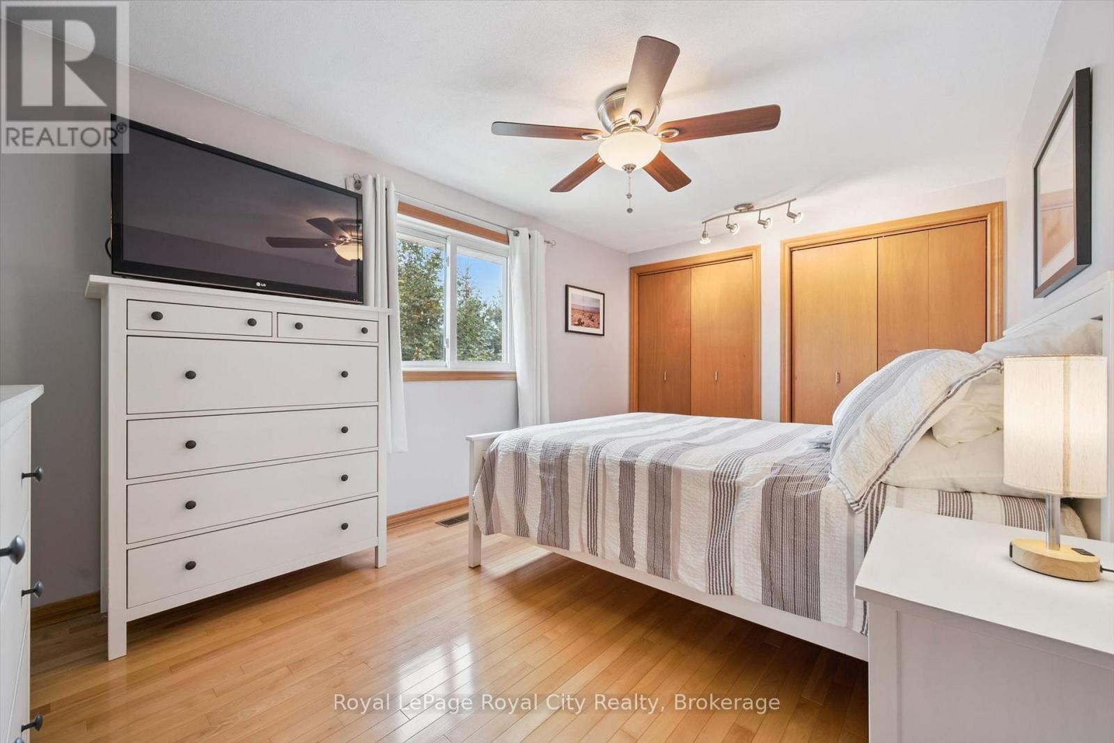 24 Greenwich Drive — photo 17