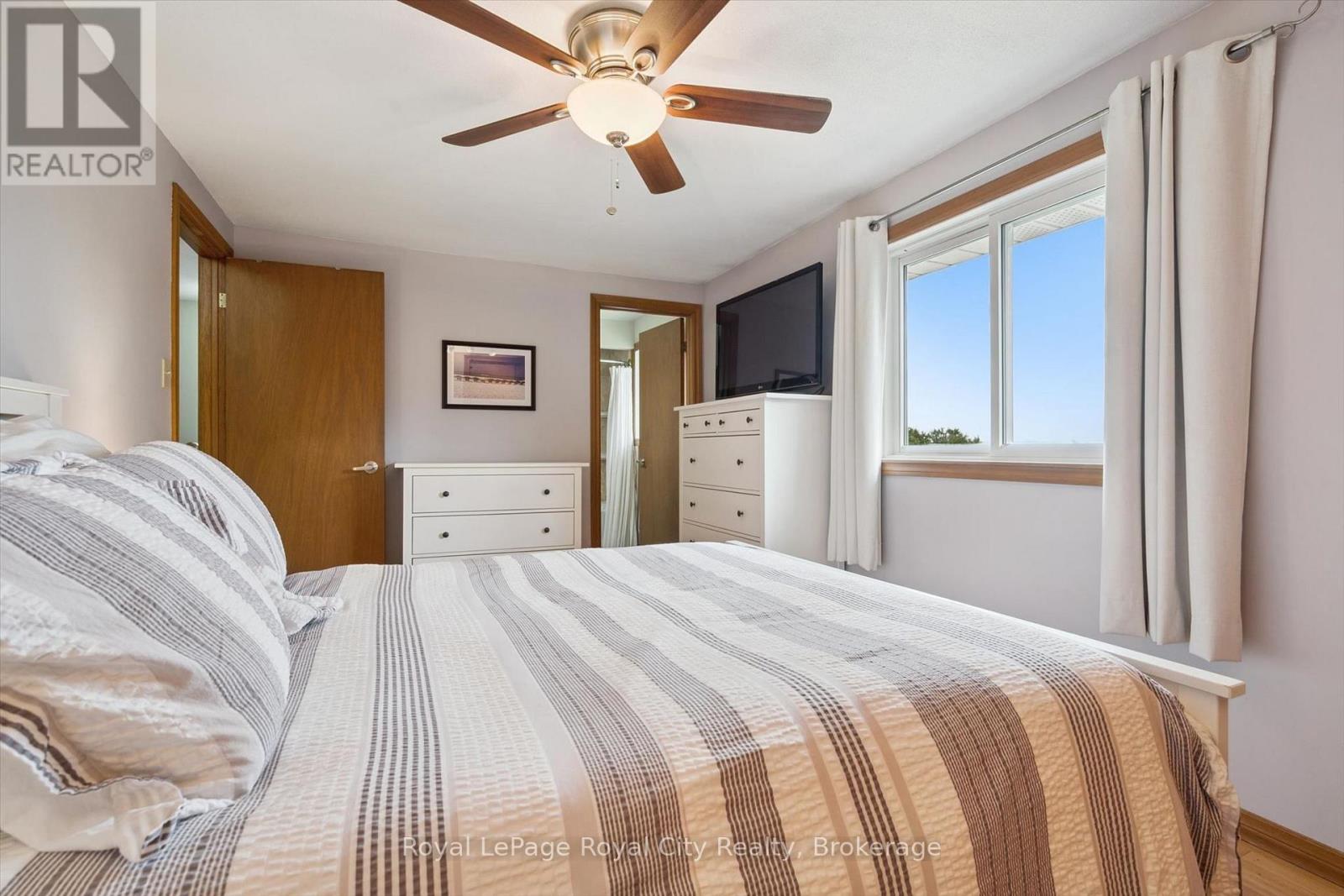 24 Greenwich Drive — photo 18