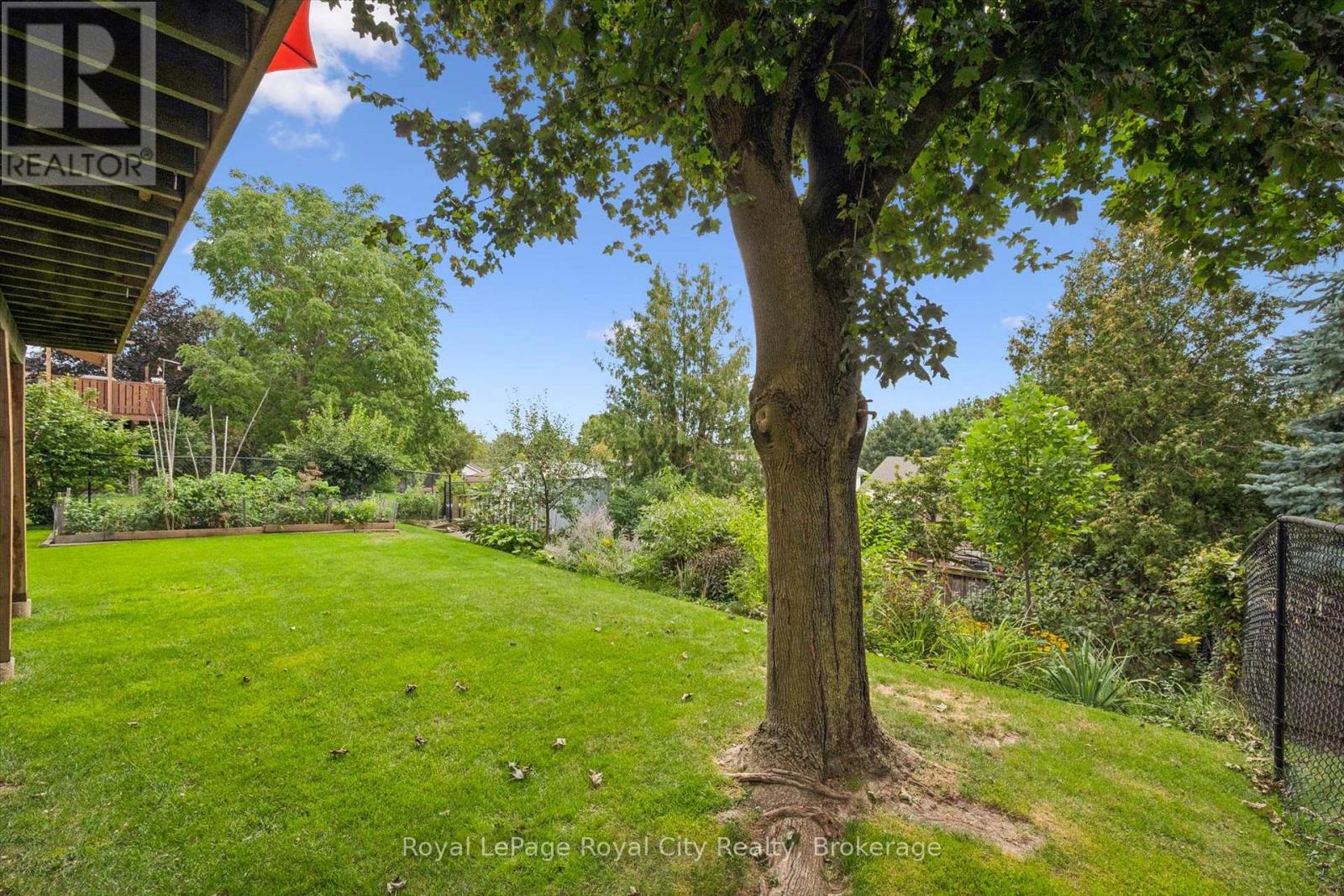24 Greenwich Drive — photo 29