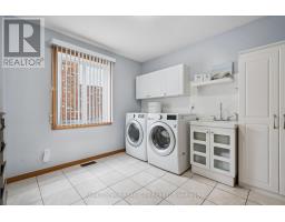 Bathroom - 24 Greenwich Drive, Guelph, ON N1H8B8 Photo 15