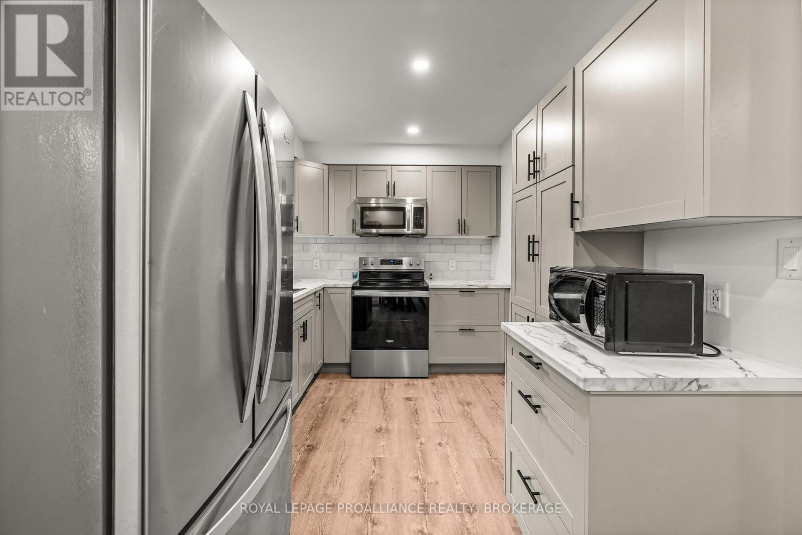 879 BEACONHILL COURT - 10