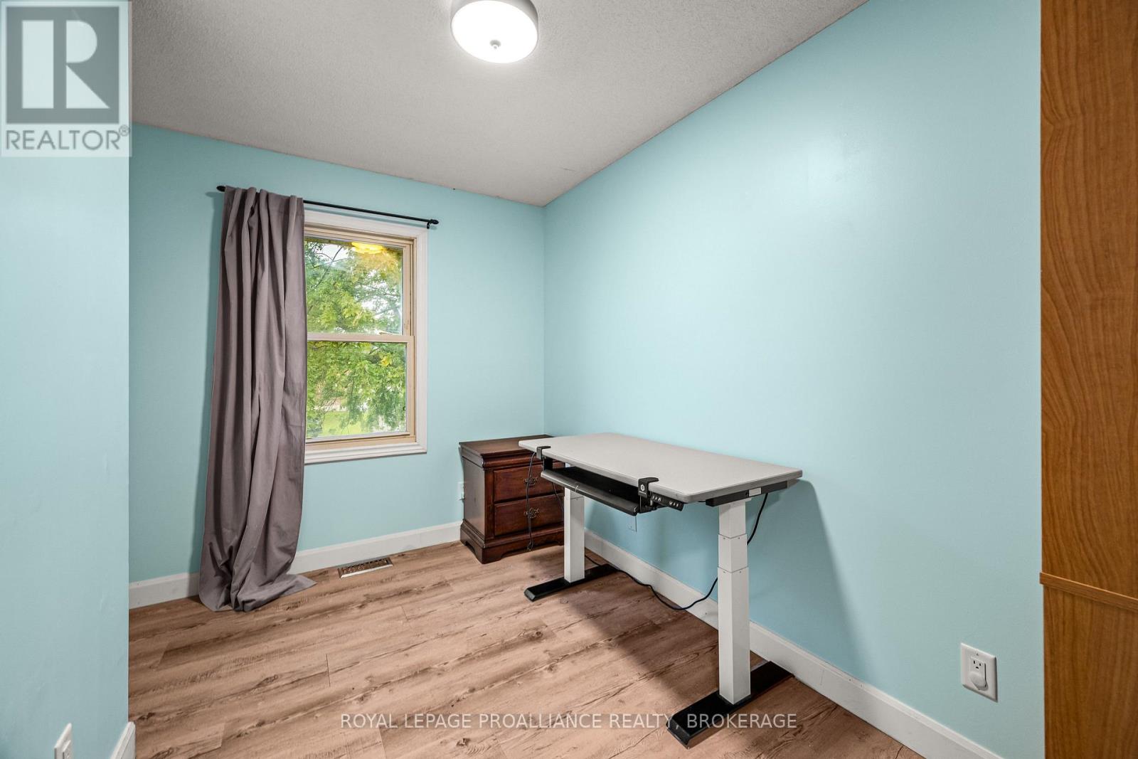 879 BEACONHILL COURT - 17