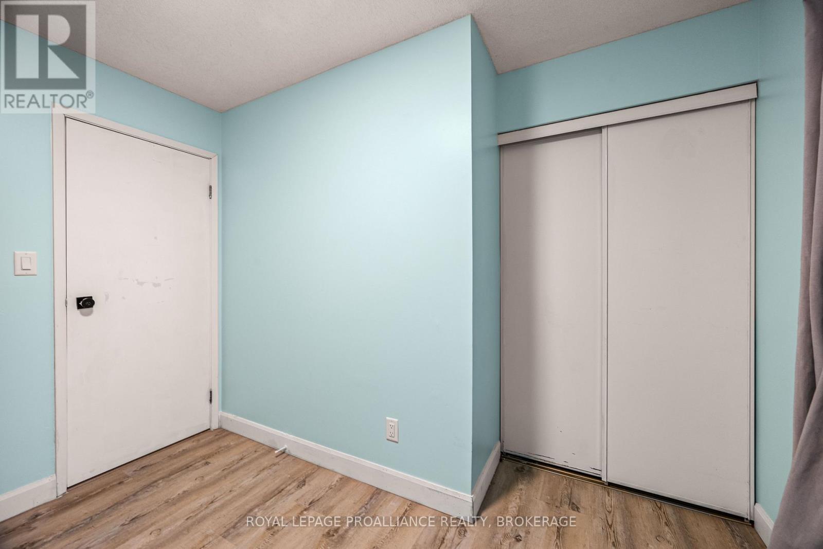 879 BEACONHILL COURT - 18
