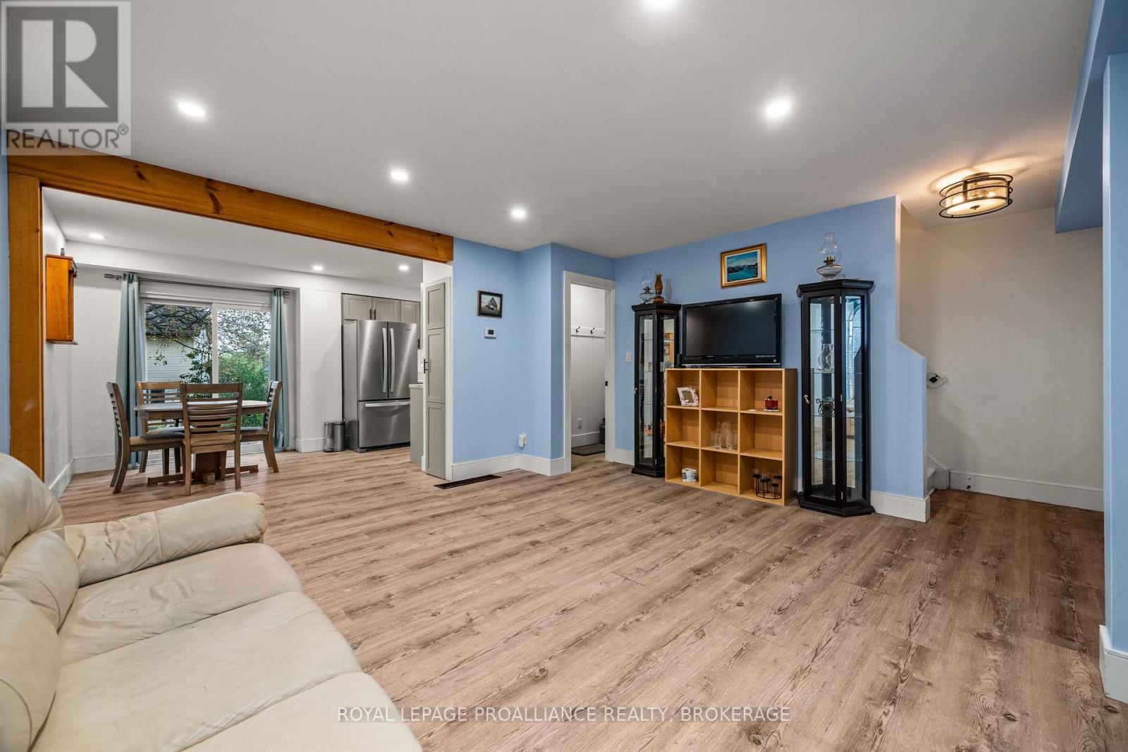 879 BEACONHILL COURT - 6