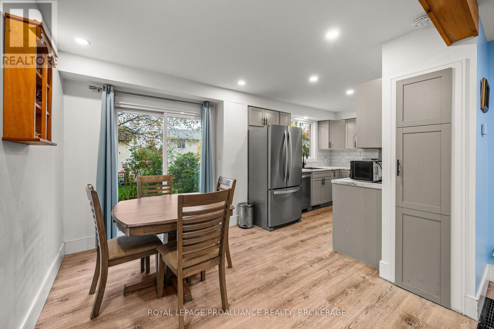 879 BEACONHILL COURT - 9