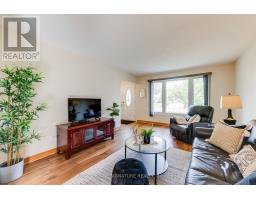 Laundry room - 236 John Tabor Trail, Toronto, ON M1B2R4 Photo 10