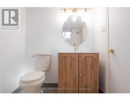 Lower - 695 Woodbine Avenue, Toronto, ON M4E2J4 Photo 23