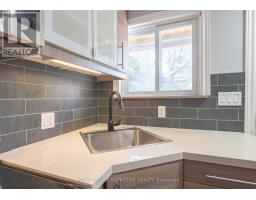 Lower - 695 Woodbine Avenue, Toronto, ON M4E2J4 Photo 8