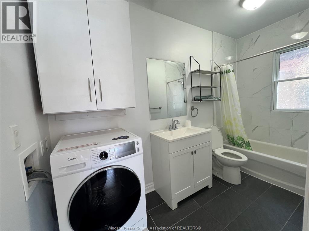 304 Parent Avenue — photo 11
