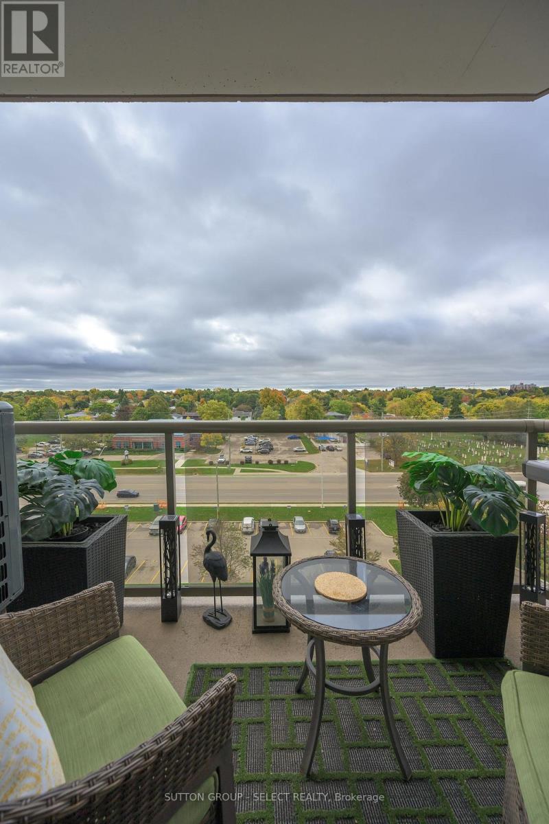 353 Commissioners Road West — photo 14