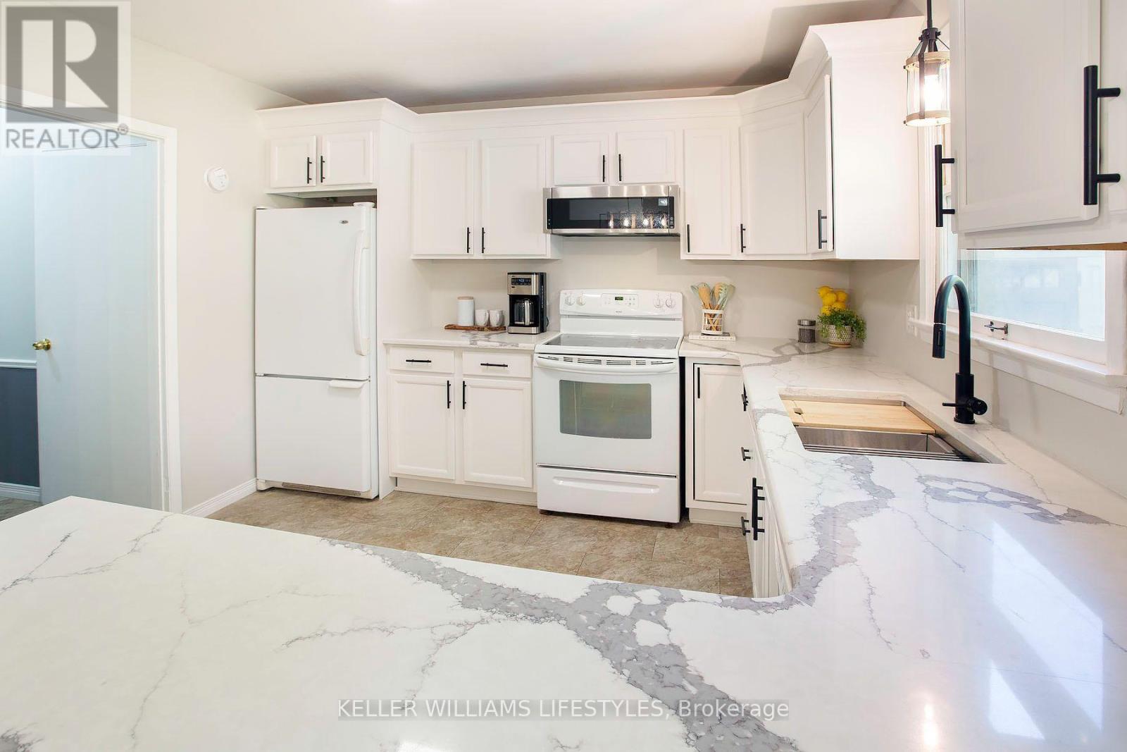 235 Homestead Crescent — photo 13