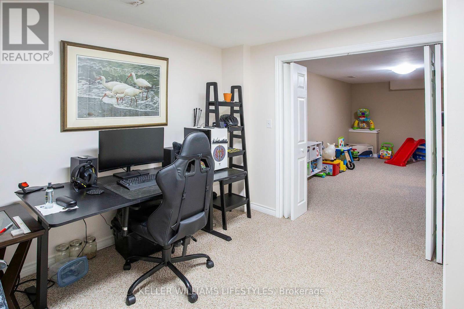 235 Homestead Crescent — photo 28