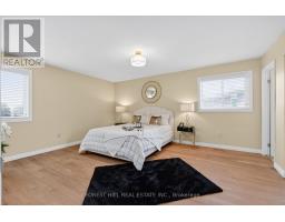 1068 Wildwood Drive, Newmarket, ON L3Y2B5 Photo 15