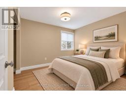 1068 Wildwood Drive, Newmarket, ON L3Y2B5 Photo 18