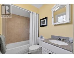 1068 Wildwood Drive, Newmarket, ON L3Y2B5 Photo 21
