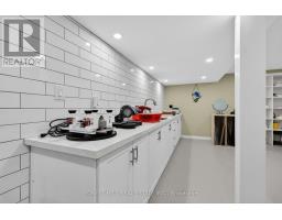 1068 Wildwood Drive, Newmarket, ON L3Y2B5 Photo 27