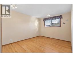 5pc Bathroom - 4316 53 Street Ne, Calgary, AB T1Y4B3 Photo 14