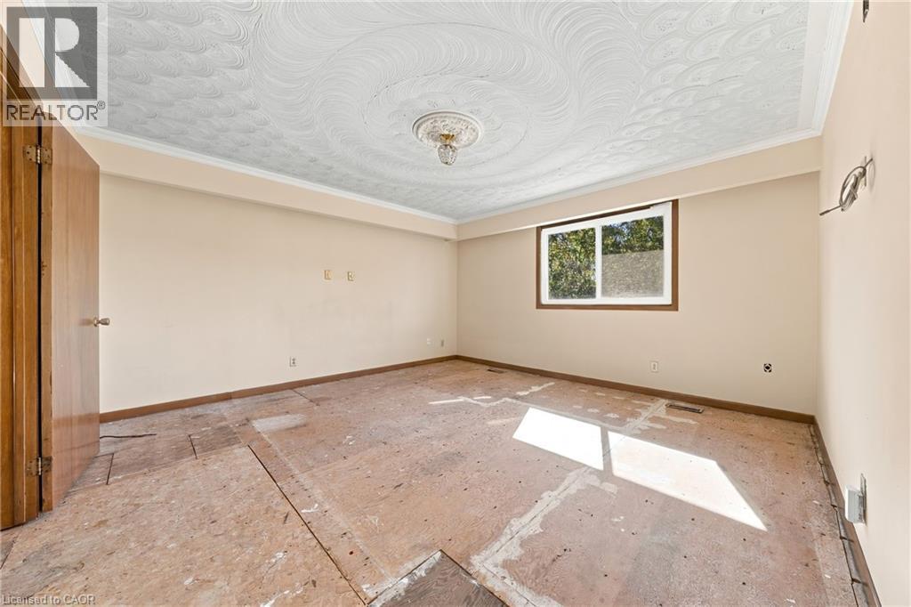 2429 Redfern Road — photo 7