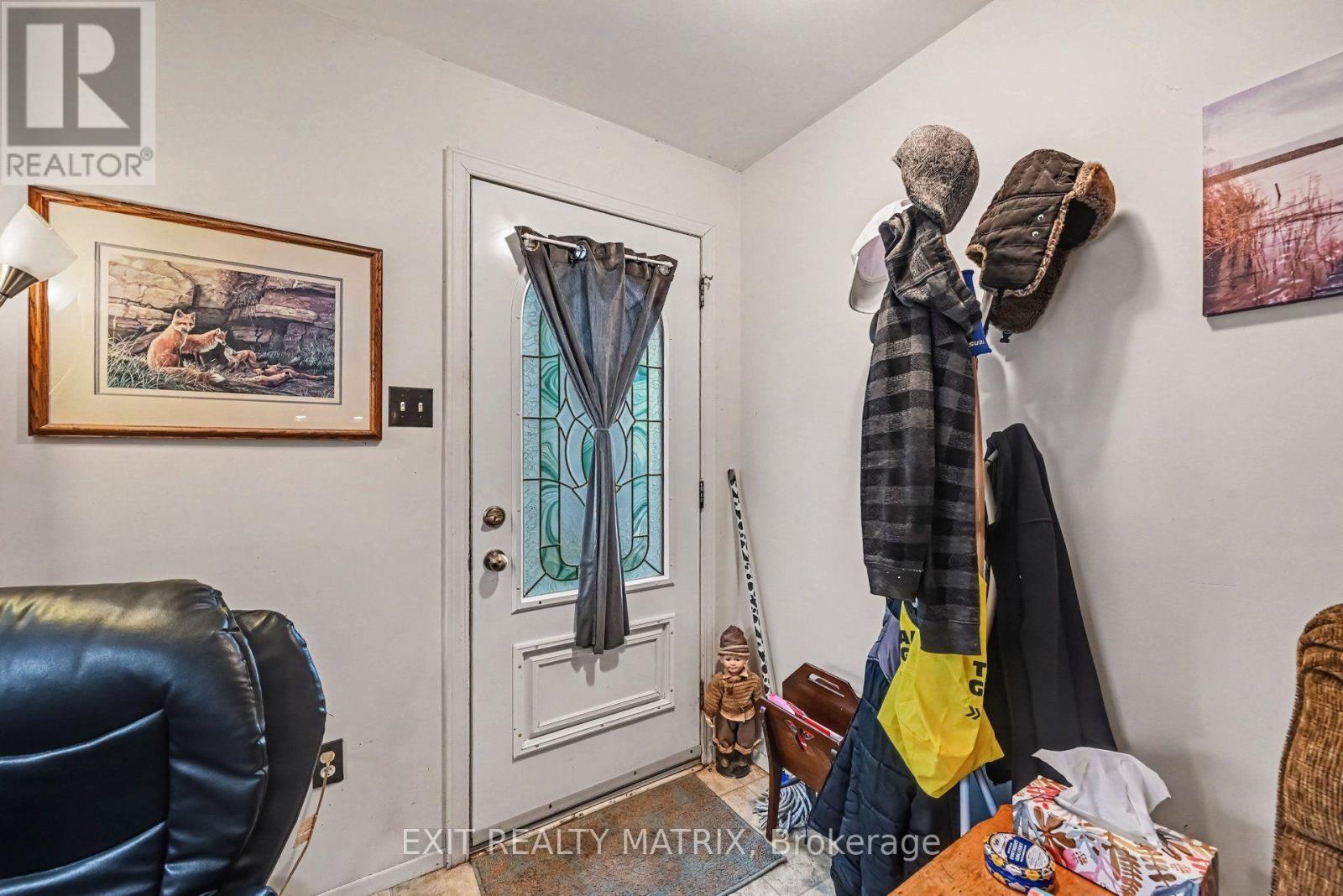14 Gibson Lane — photo 4
