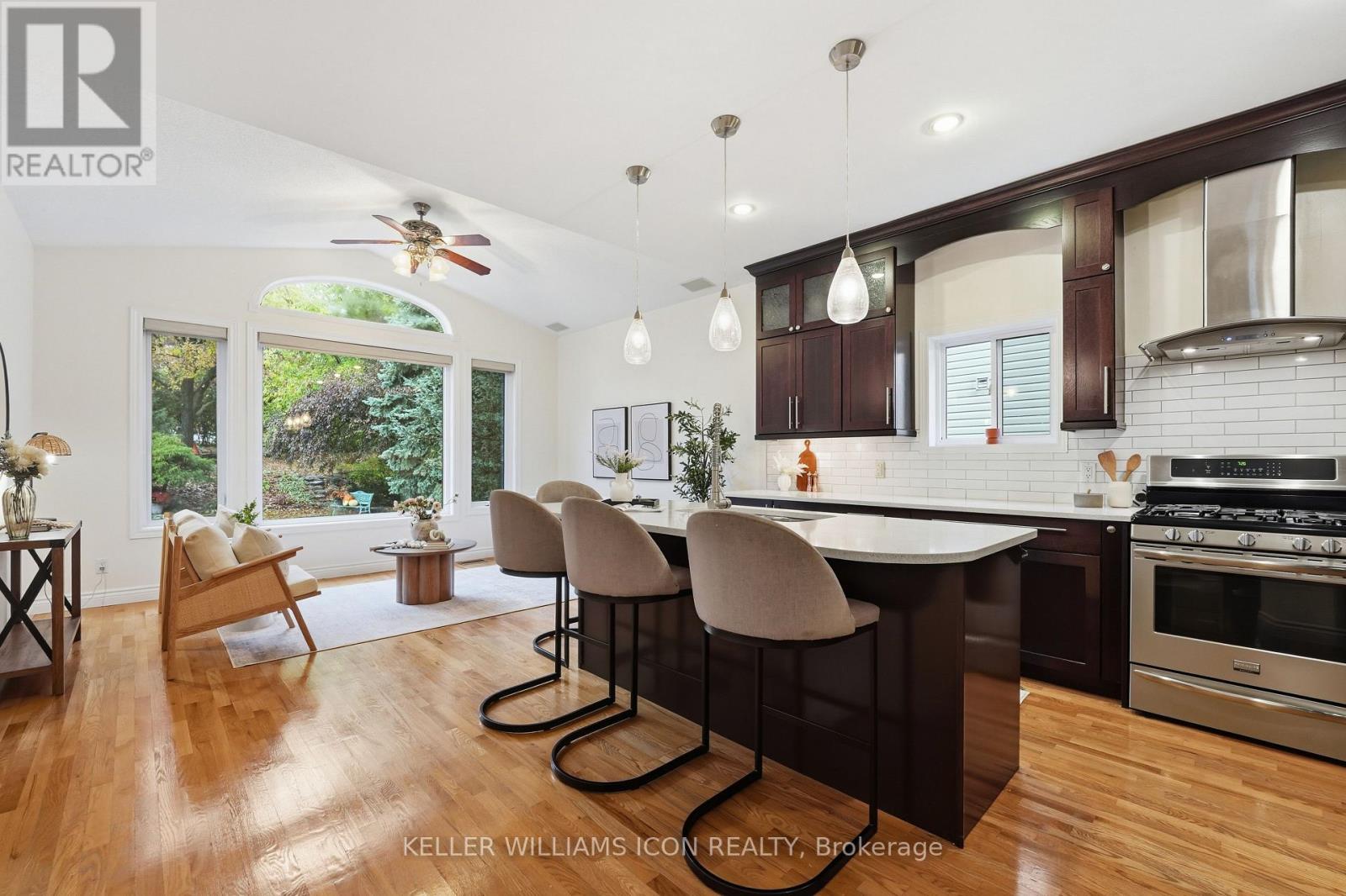 16 Hemlo Crescent — photo 13